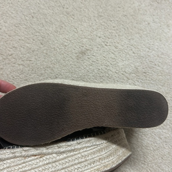 Steve Madden Black Espadrille Wedges - Picture 6 of 6